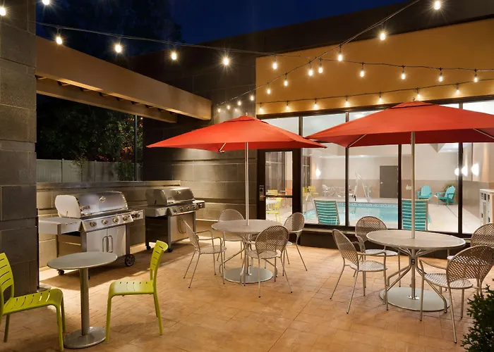 Home2 By Hilton Plainfield 3*