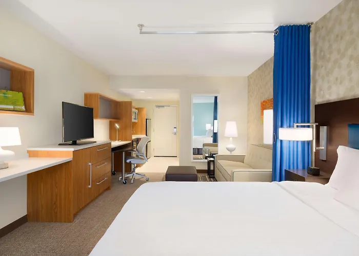 Home2 By Hilton Plainfield Hotel